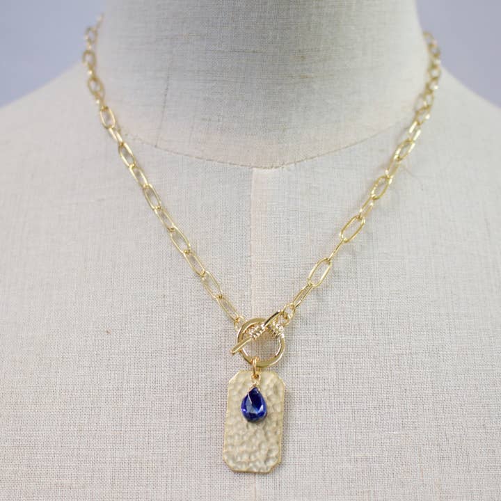 a.v. max - Wholesale Pendant/Charm Necklace - Hammered Dog Tag|Semi Stone & Toggle Closure|Gold|17"3