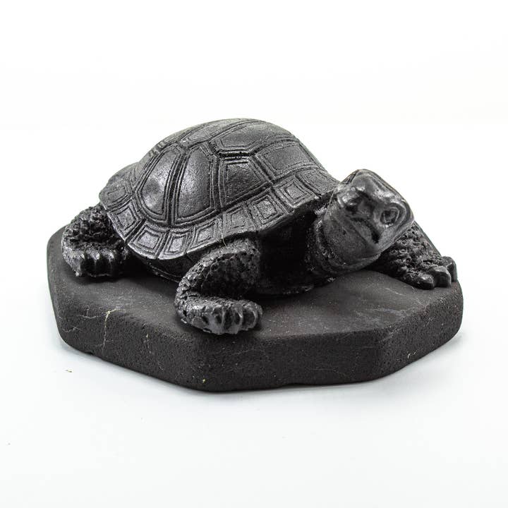 Statuina Shungite Turtle Small per la vendita all'ingrosso da parte di Quasar Gems USA