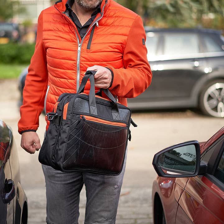 Wings Elegant Eagle - sej og robust 17 tommer computertas af bildæk - med orange lynlåse for engroshandel hos Meezy