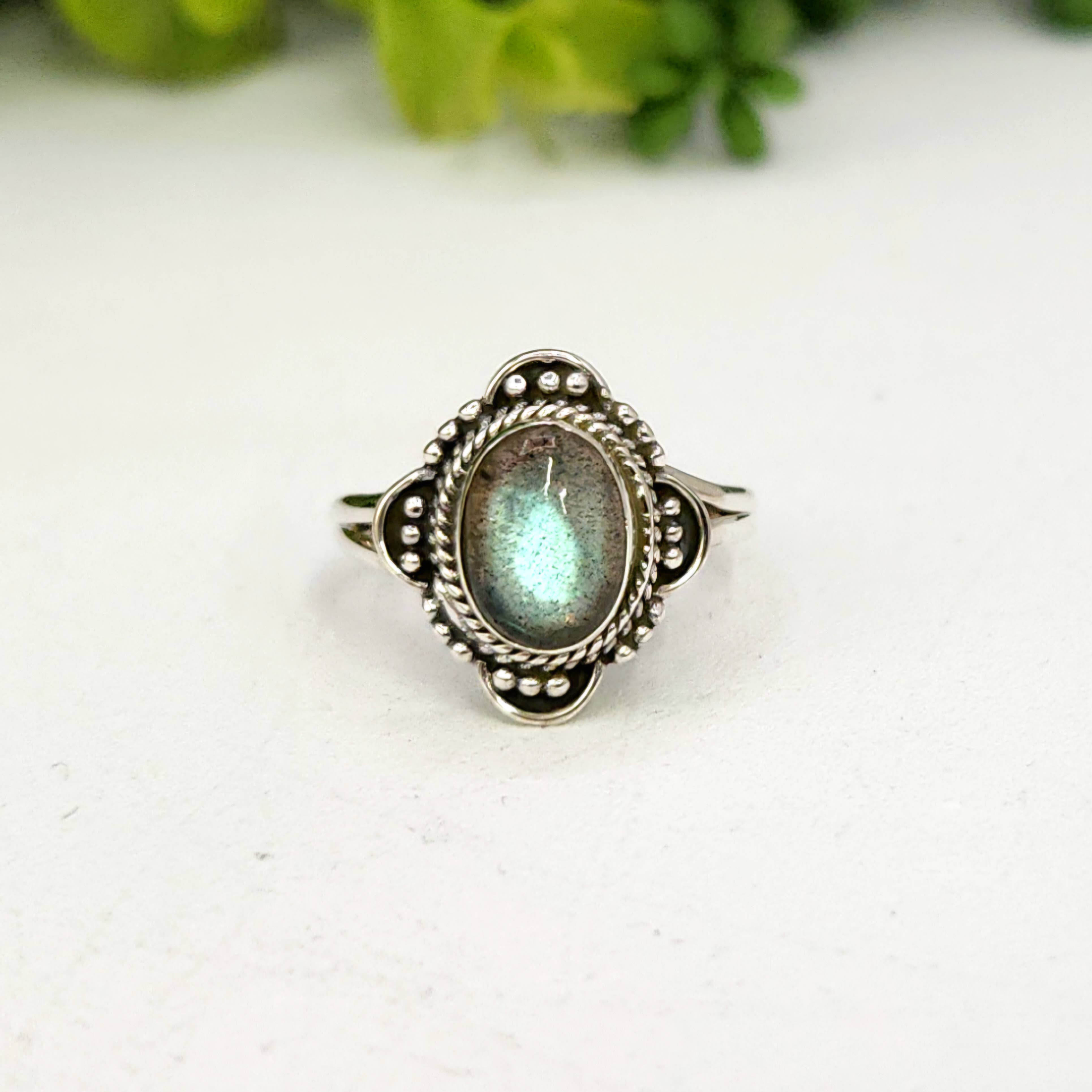 Meraki Gemstones - Venta al por mayor Anillos grandes/de cóctel - Piedra preciosa de labradorita (8 x 10 mm) Plata de ley (925)--Anillo