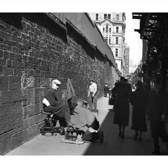 Limpiabotas trabajando en Midtown para venta al por mayor de Old NYC Photos
