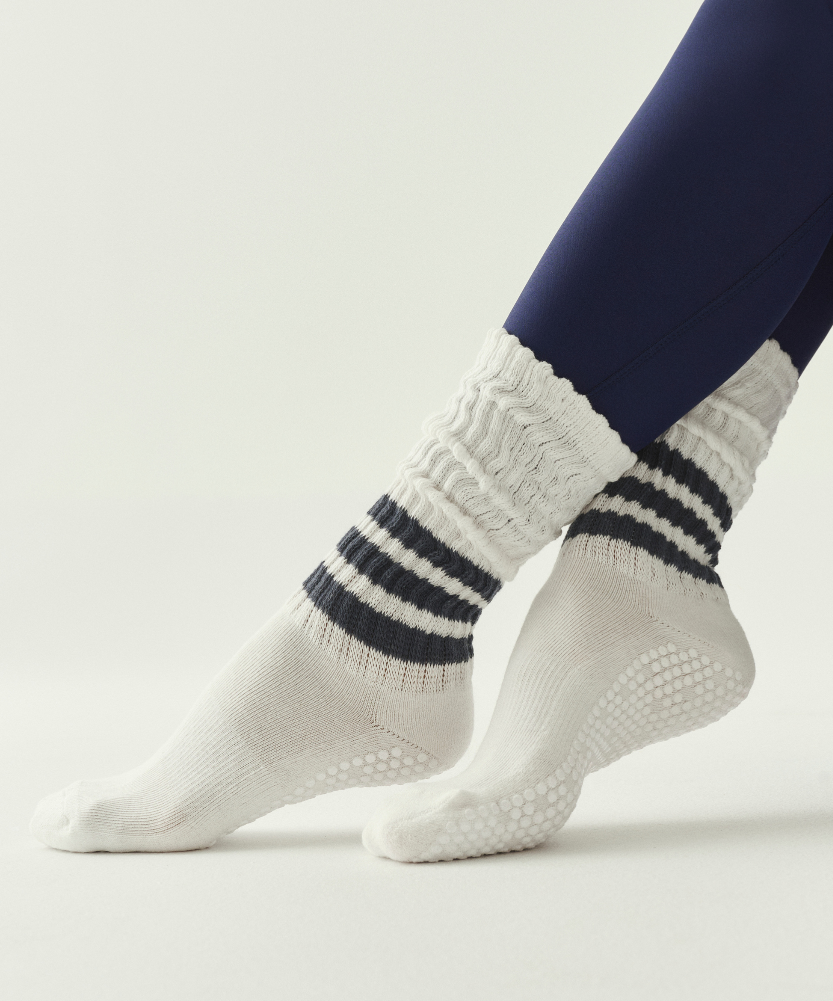 MoveActive – wholesale Socks – Women's – Scrunch Non Slip Grip Socks - French Navy Stripe High0