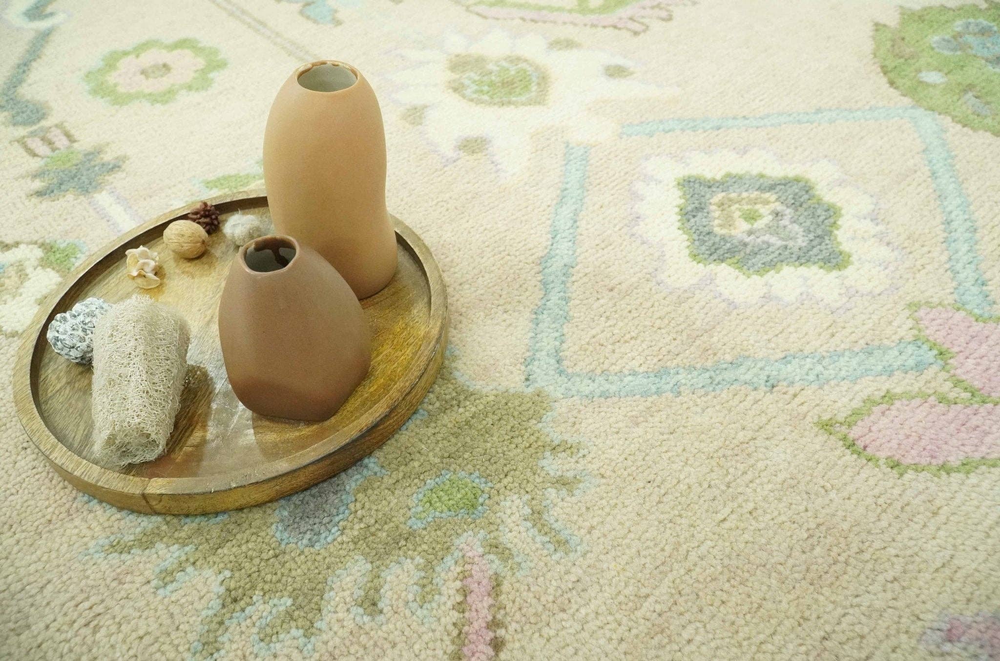 The Rug Decor, Inc. – wholesale Matta – Skräddarsydd beige och grön handknuten traditionell orientalisk Oushak-matta i ull11