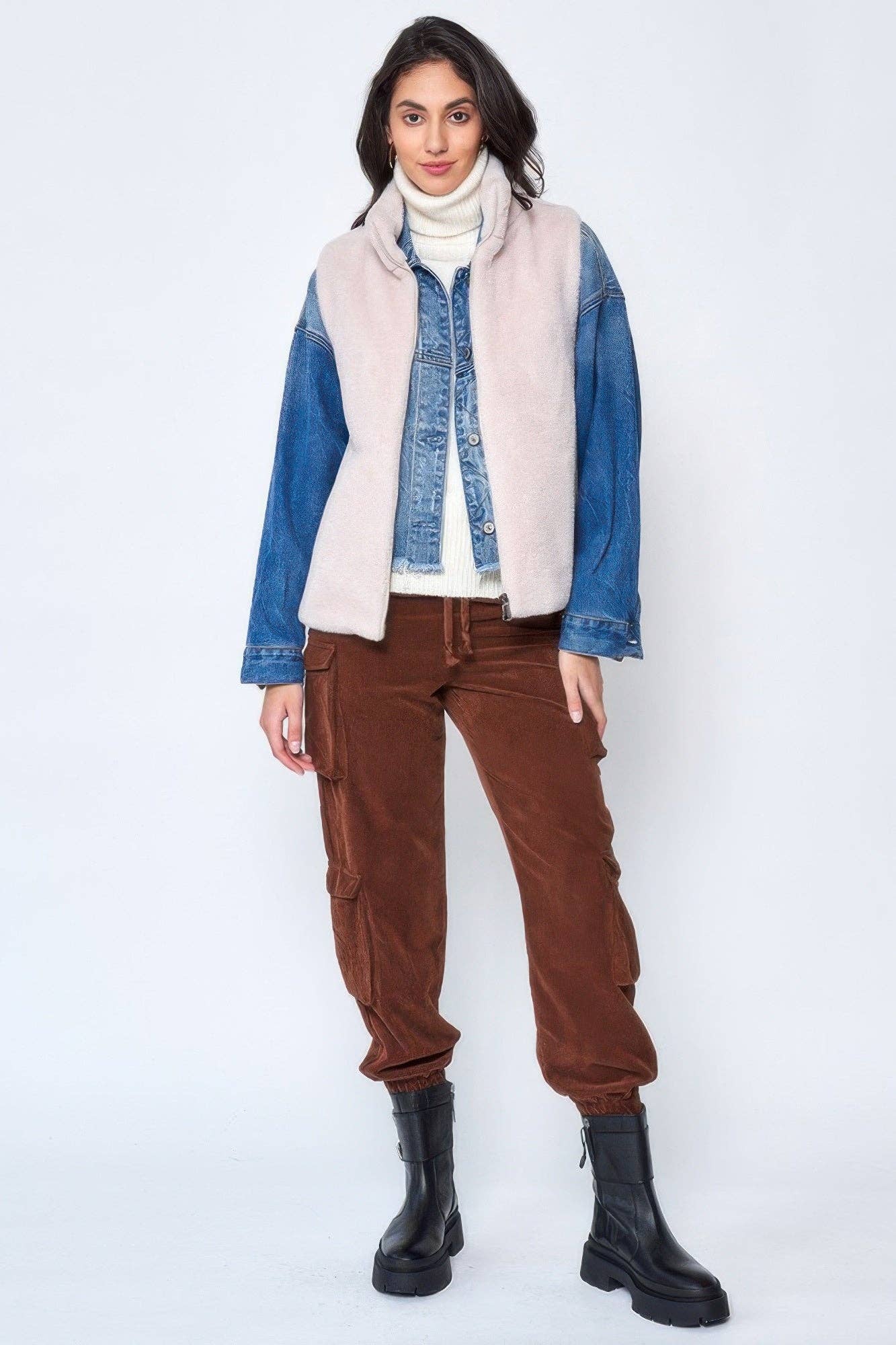 CC Wholesale Clothing - Wholesale Outerwear Vest - Women's - Solid Faux Fur Vest7