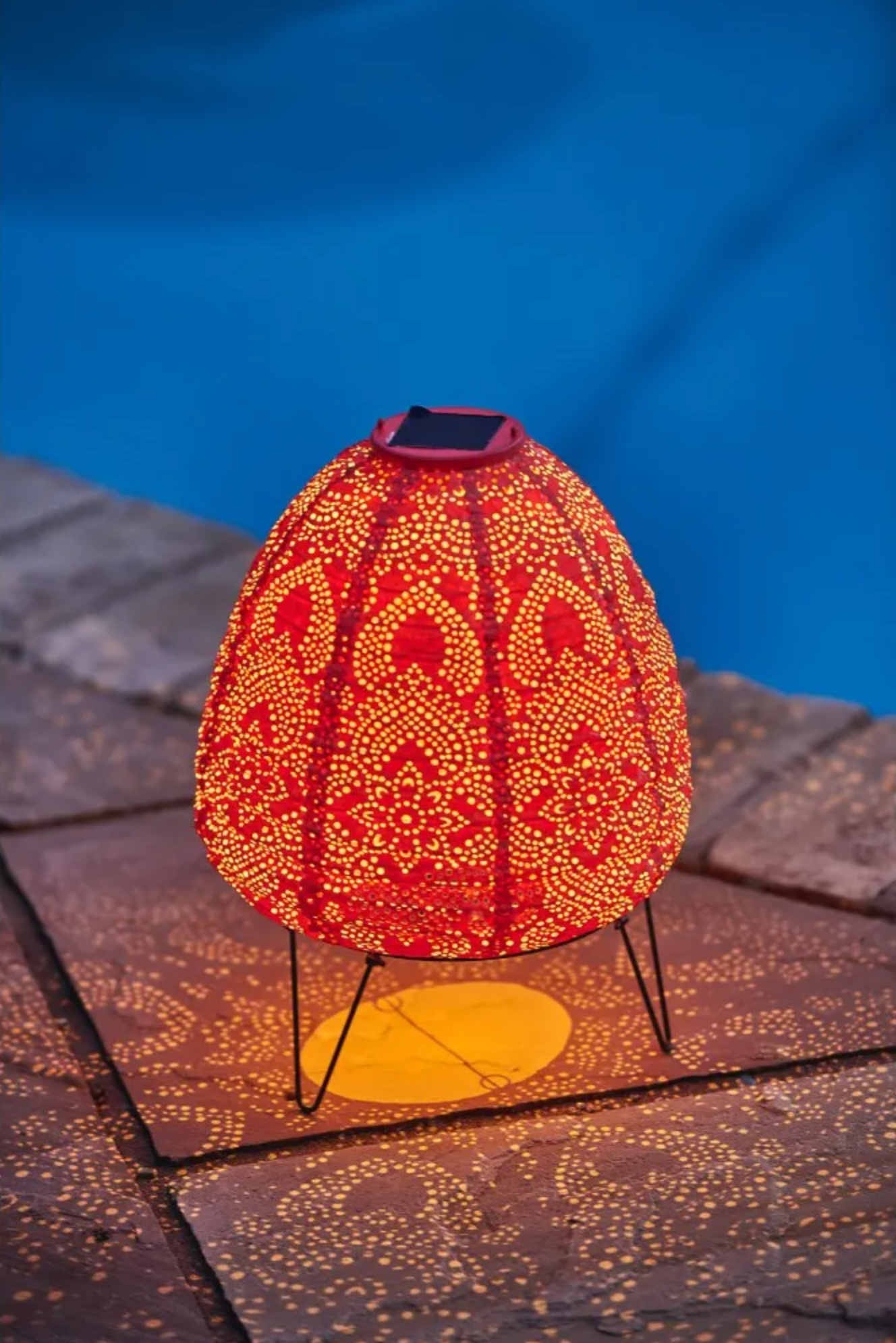 Lumina Of London AU - Wholesale Outdoor/lawn light - Outdoor LED Solar Lanterns1