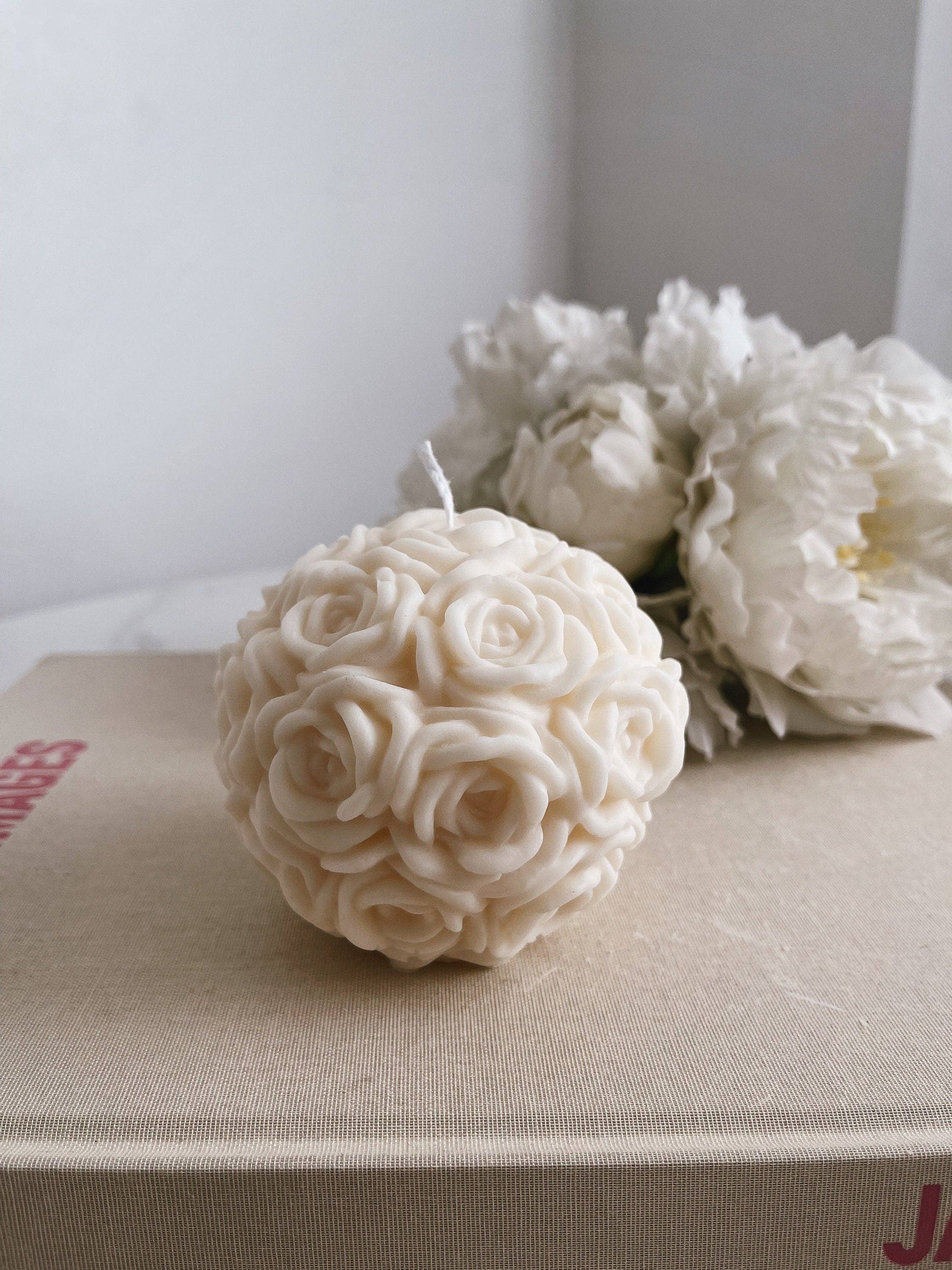 Hi Sunday Collective - Wholesale Novelty Candle - Brighton Rose Bouquet Ball Pillar Soy Wax Candle1