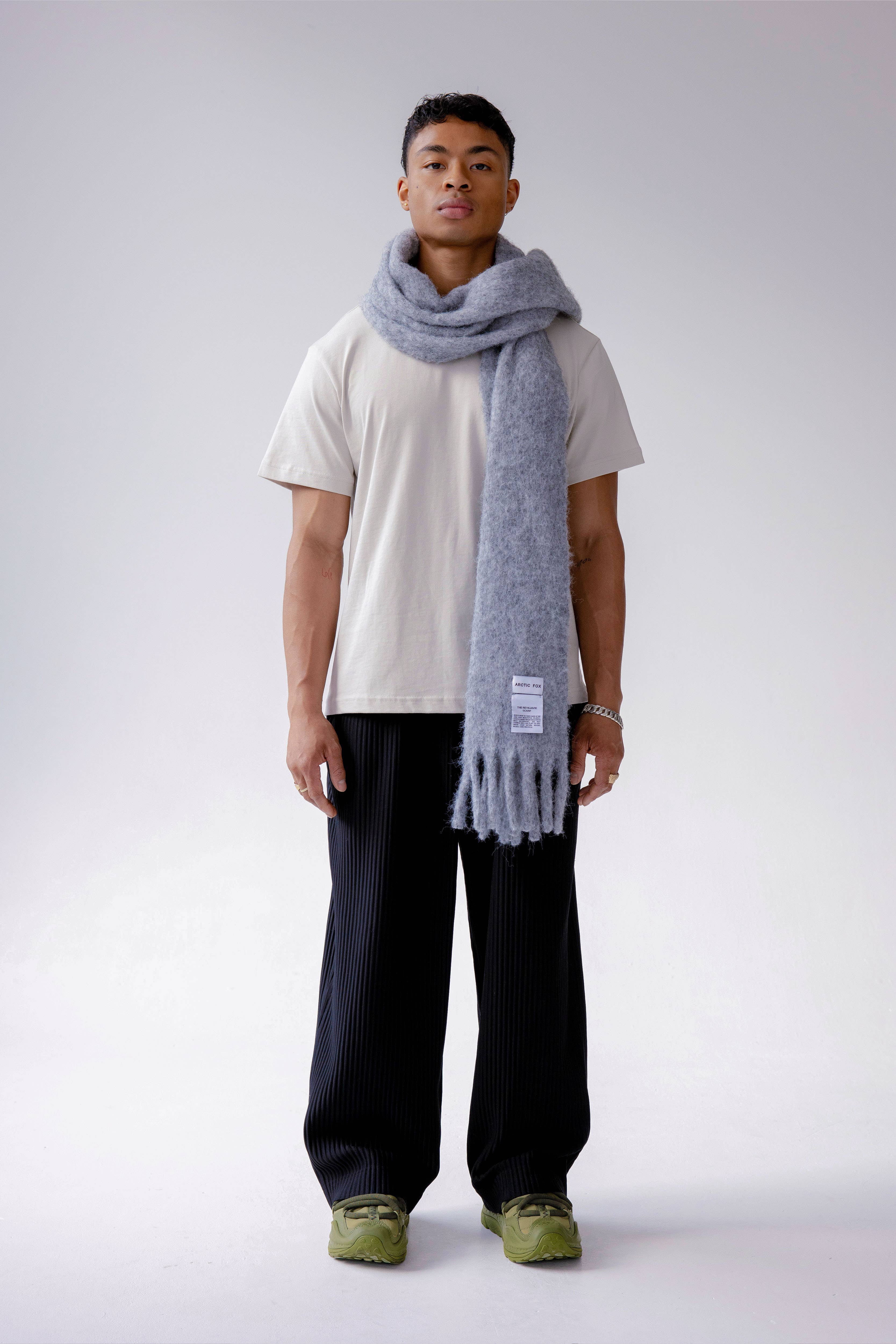 ARCTIC FOX & CO. - Vendita all'ingrosso Sciarpa - Donna - La Sciarpa Reykjavik con Lana RWS - Grigio - AW2510