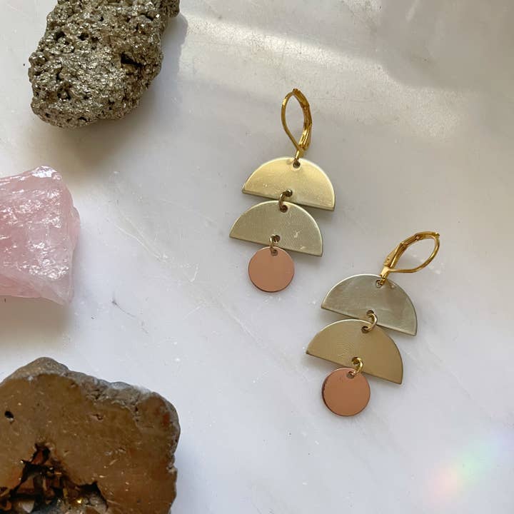 Orecchini Hopeful Horizon (piccoli) per la vendita all'ingrosso da parte di Melissa Jenkins Designs