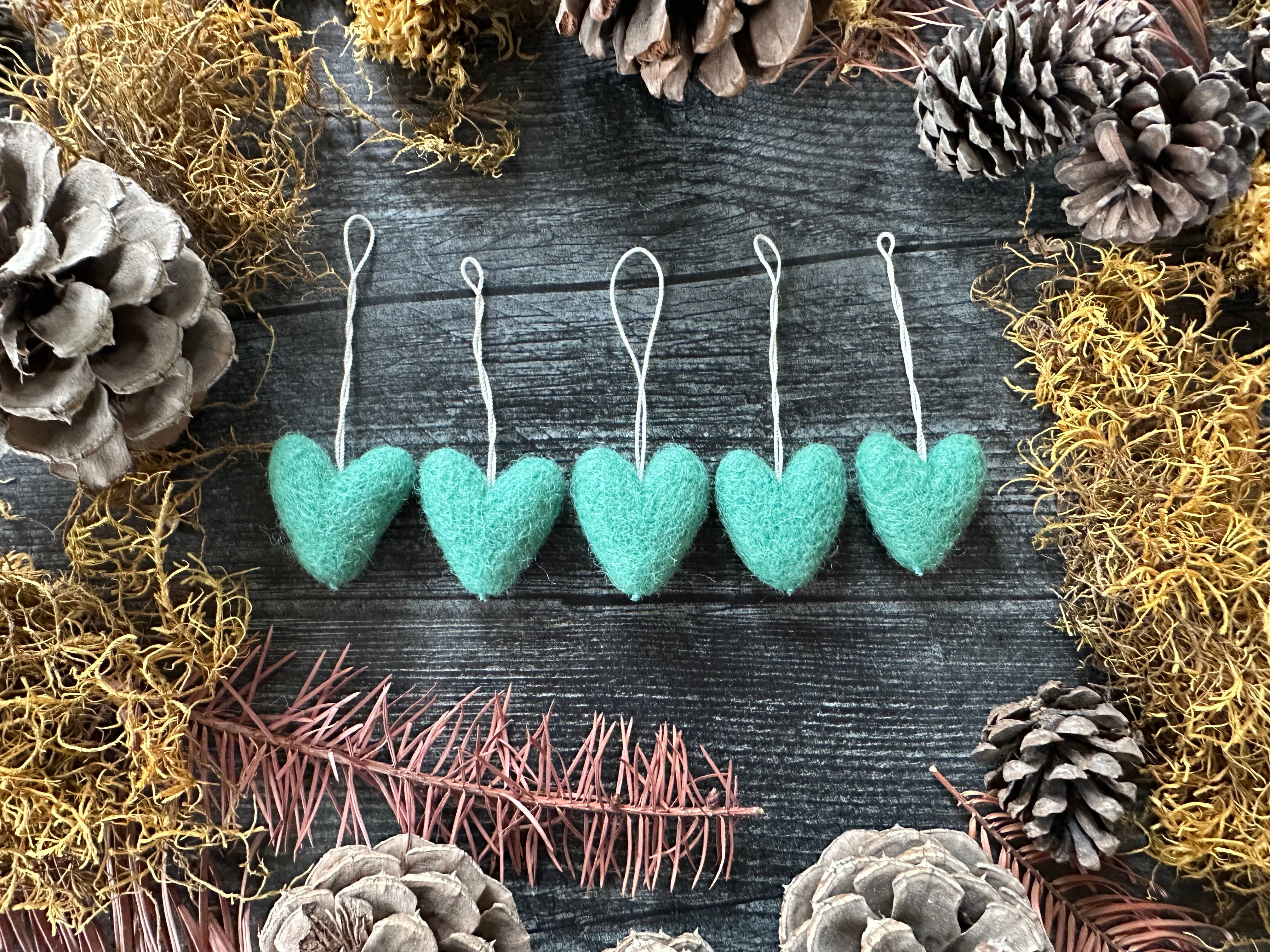 House of Moss – Großhandel Verzierung – Mini-anhänger Herz aus gefilzter Wolle18
