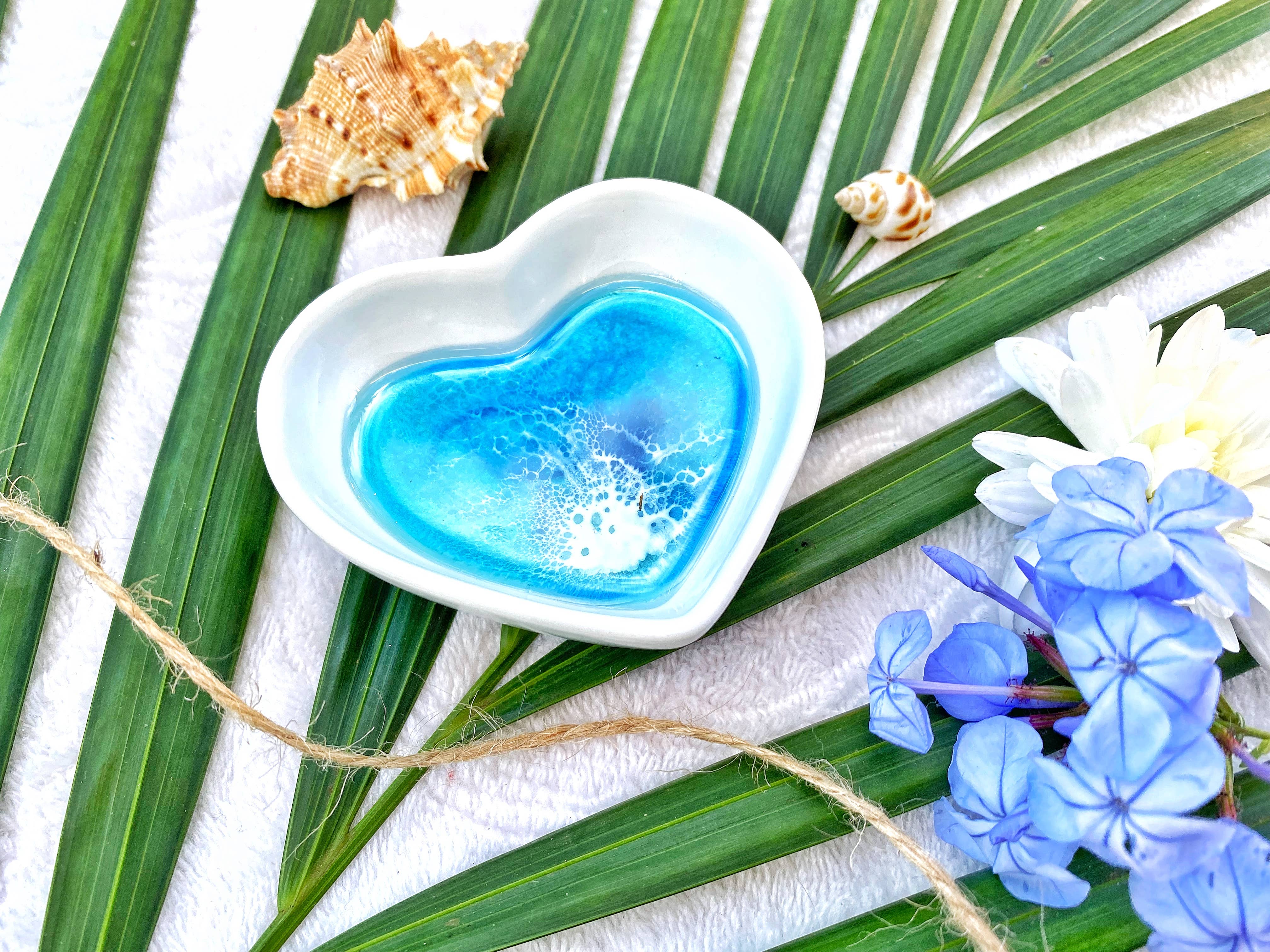 TBM Creations LLC – Großhandel Schmuckschalen – Hergestellt in Hawaii Ocean Schmuckschale, hergestellt auf Maui | Resin Heart1