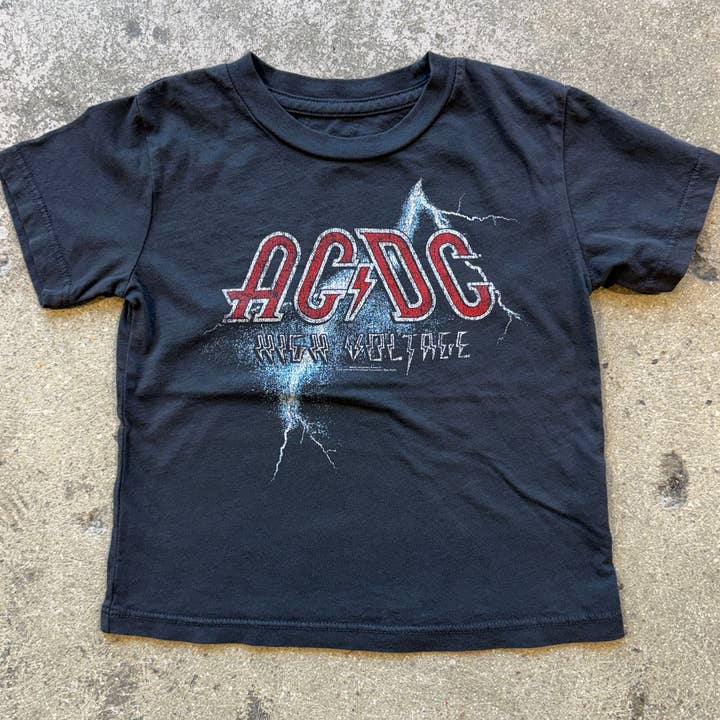 3/6M - T-shirt ACDC Haute Tension pour la vente par Rowdy Sprout