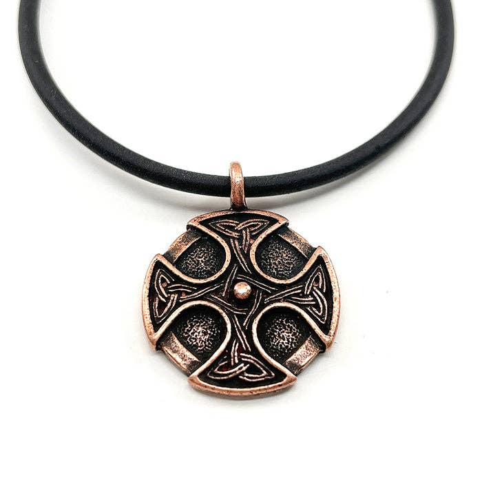 Colgante de Escudo de Cobre con Cruz Celta de la Trinidad para venta al por mayor de Forgiven Jewelry