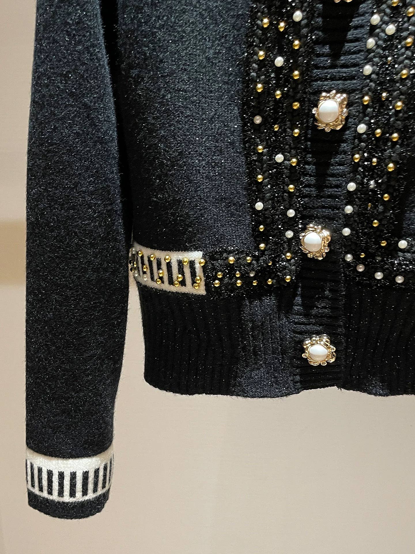 Productseeker - Vendita all'ingrosso Cardigan - Donna - JK245 2025 Cardigan in Maglia con Perline Vintage per Autunno Inverno5