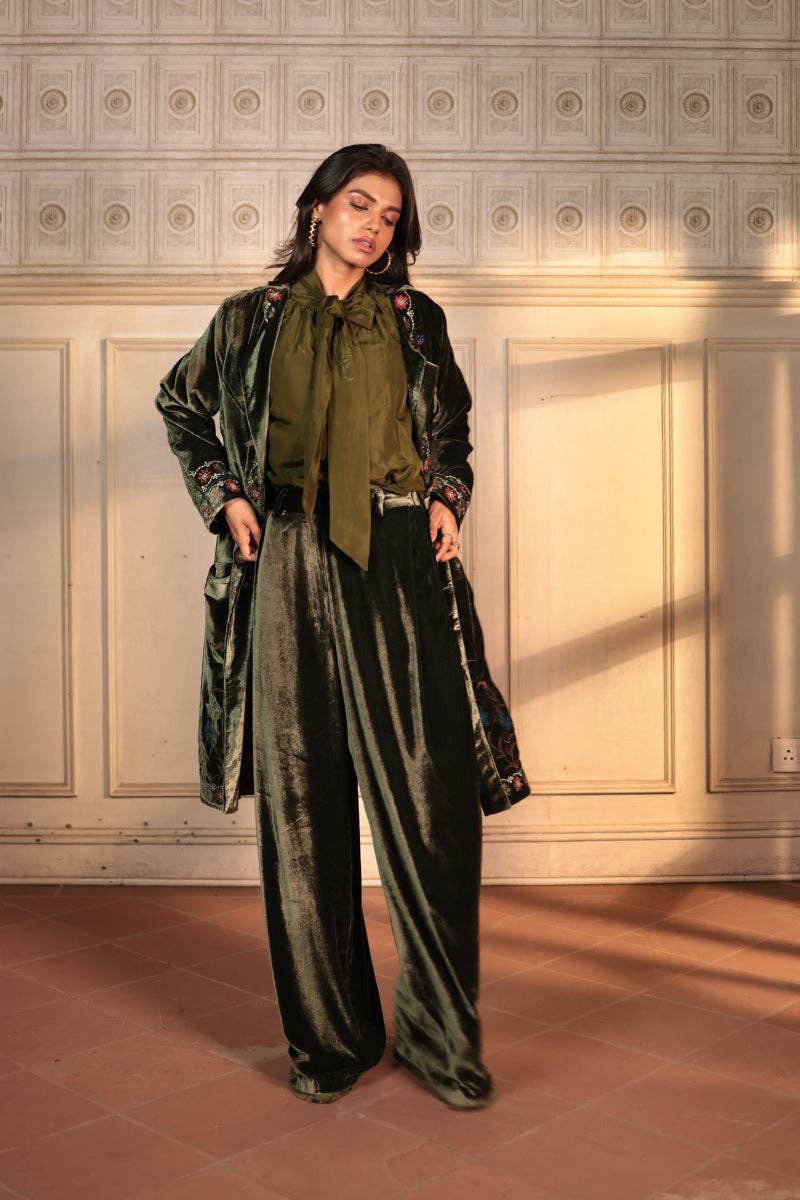 Ornaete – Großhandel Bluse – Damen – KRAWATTENBLUSE AUS SEIDE MIT KLEINEM ROSENDETAIL - Kein Zoll8