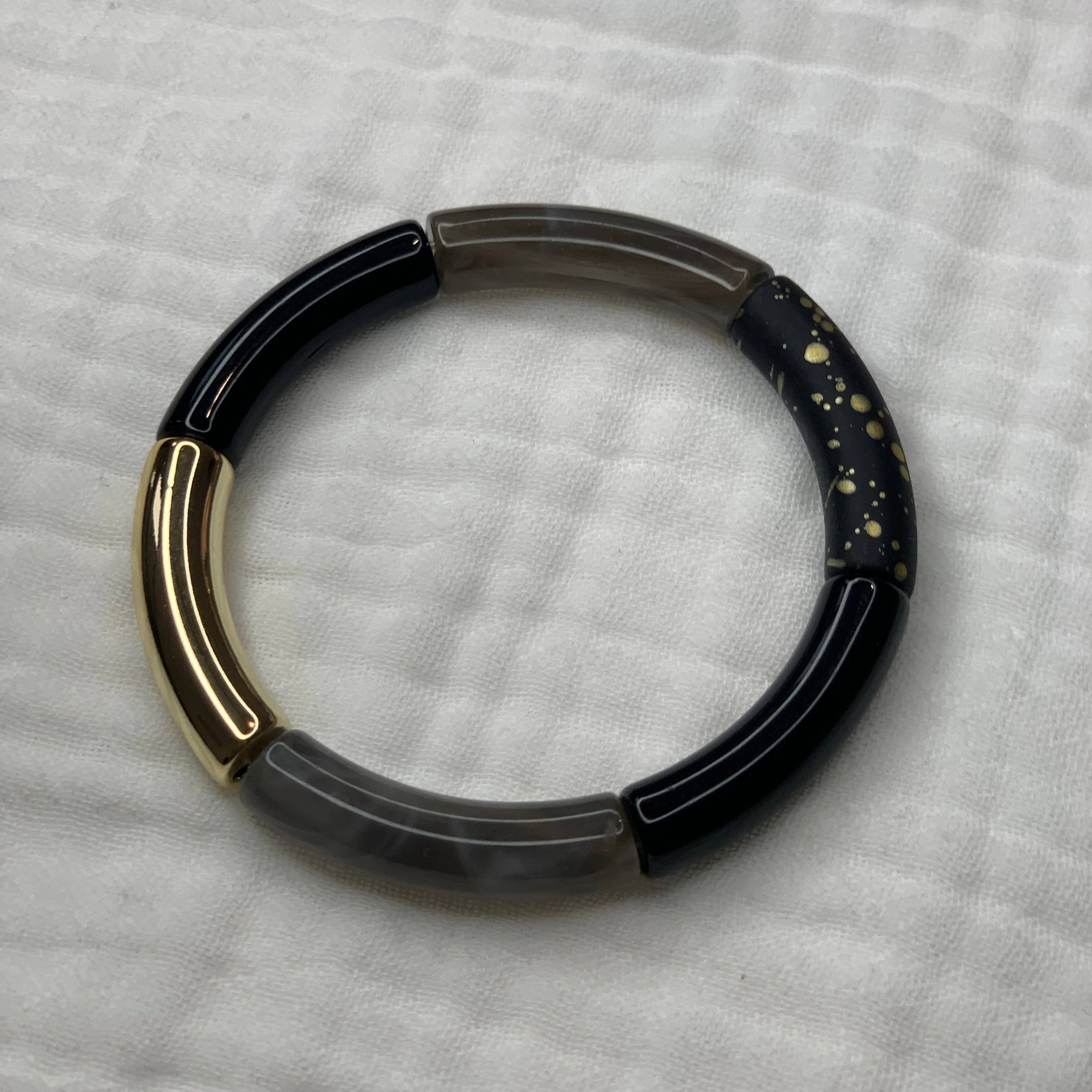 Manacreations - Wholesale Armband met kralen - Armbanden met zwarte en gouden accenten2