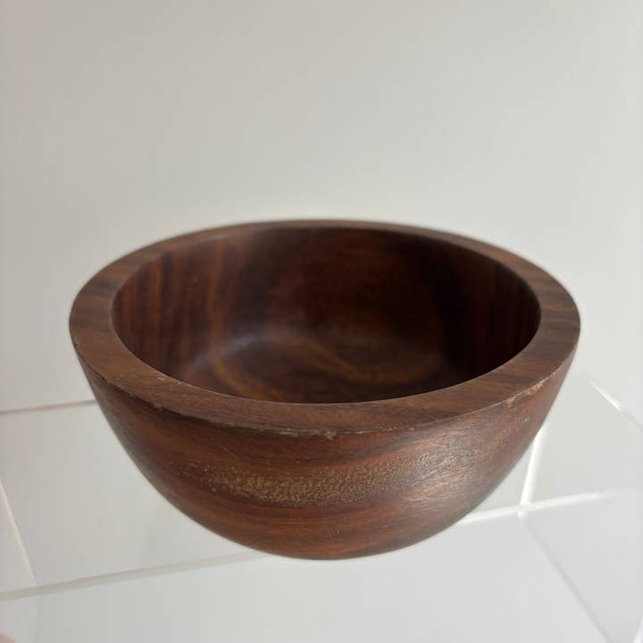 London Atelier Byproduct – wholesale Decorative plate/dish/bowl – Walnut wood hand carved bowl5