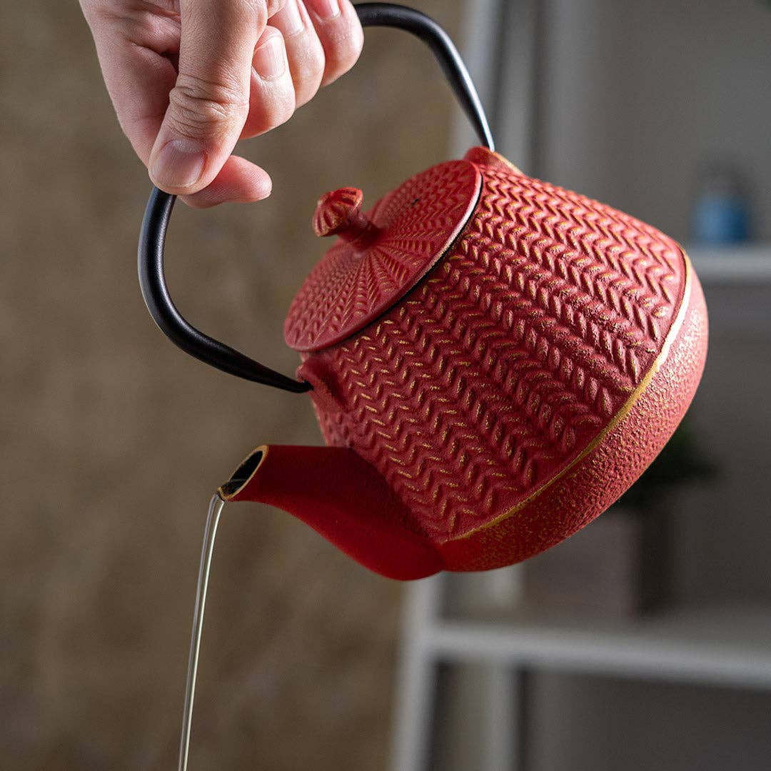 Urban Tokyo - Wholesale Tea Pot - Red Chevron Design 32oz Cast Iron Tea Pot (1/8)2