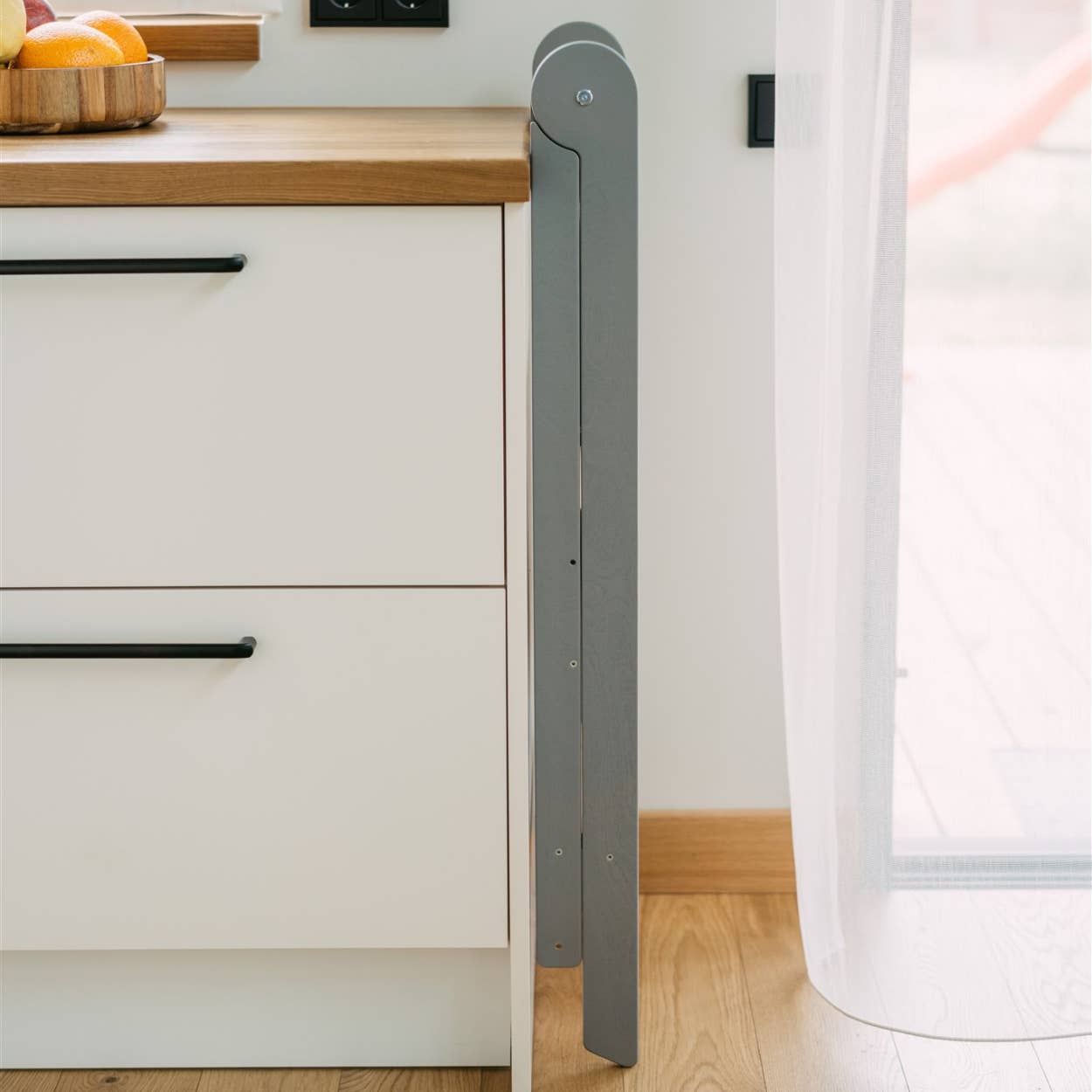 Shaman Inventions SIA - Wholesale Stool - Foldable Helper Tower With Removable Rail24