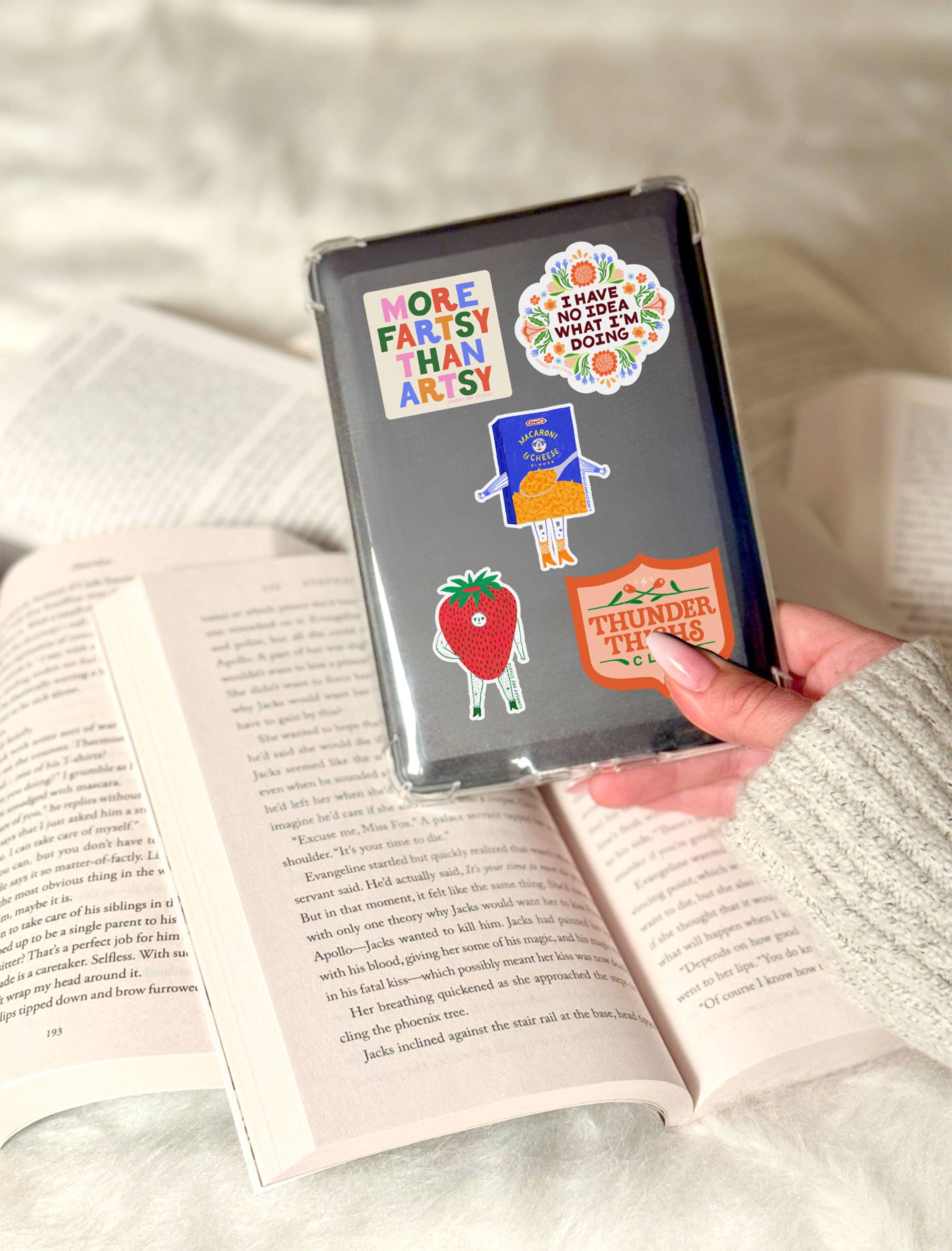 Lindsey Day Studio - Vente Autocollant - Autocollant Maggie Mac N' Cheese, Autocollant drôle, Autocollant alimentaire4