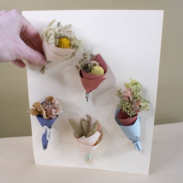 Fernseed - Wholesale Dried/Pressed Flowers - Mini Dried Bouquet Magnet0