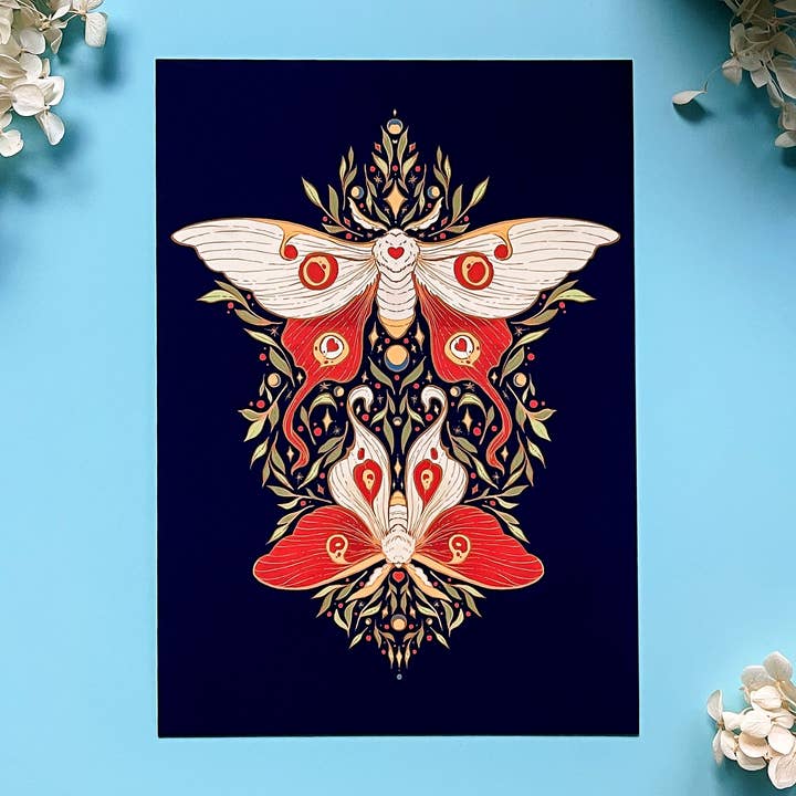 Magiske Møl Kunsttryk for engroshandel hos Alum and Ink