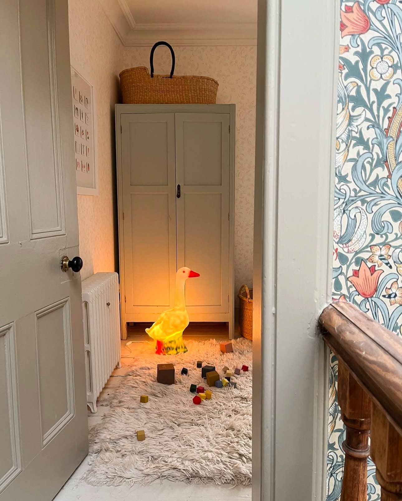 Egmont - Wholesale Figurine Lamp - Large Goose w/ Plug2