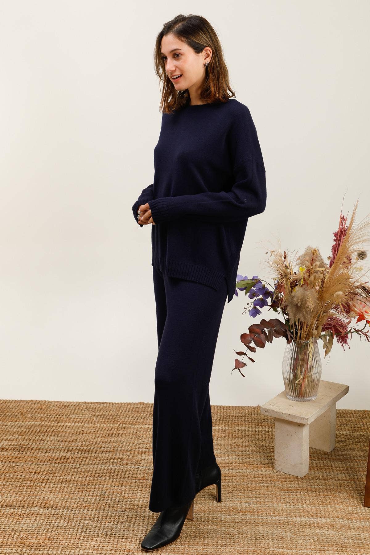 DIX-ONZE - Wholesale Lounge Set - Women's - 2-Piece Set in Soft Knit – Comfort & Elegance2