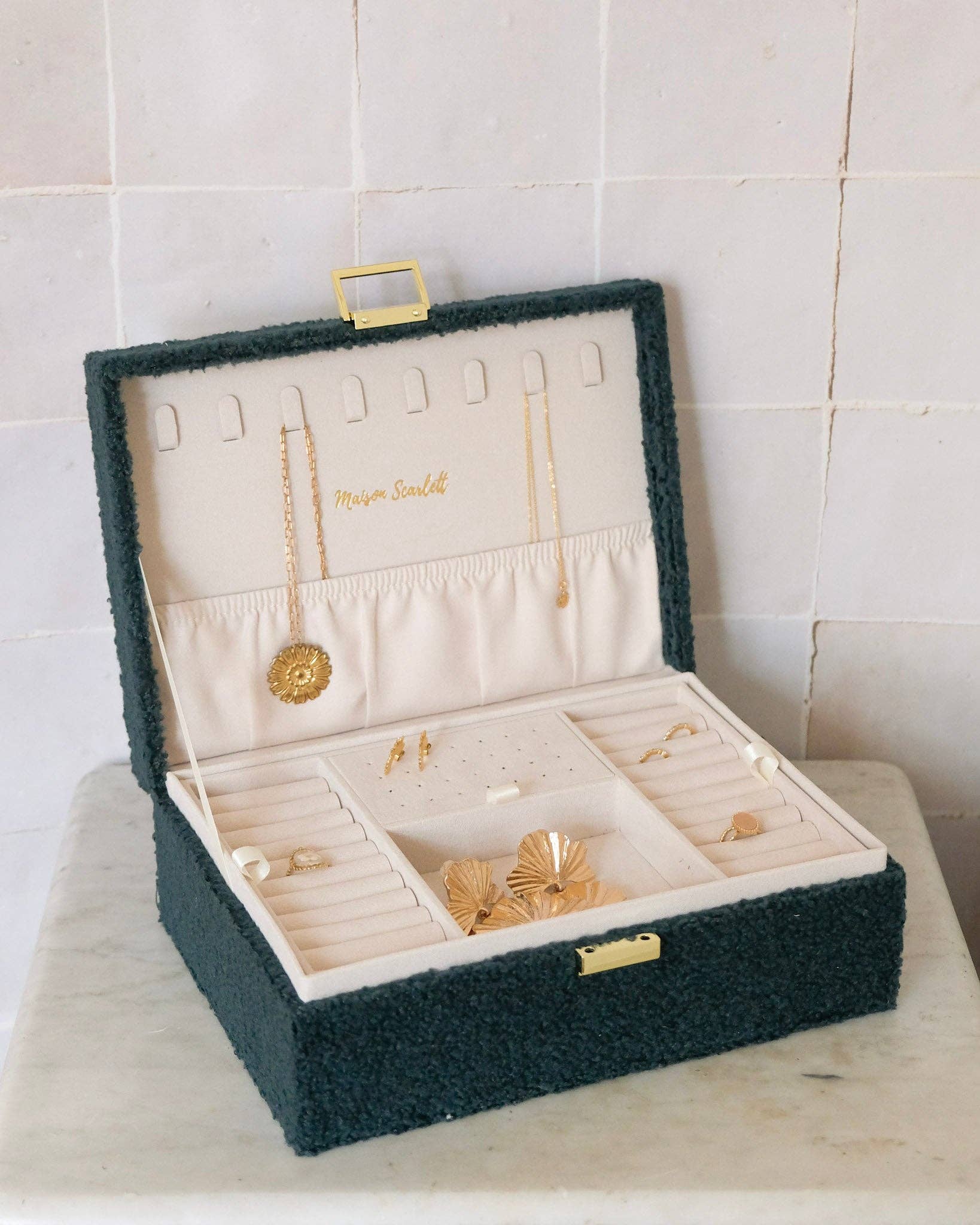 Maison Scarlett - Vente Boîte/rangement à bijoux - Boîte à bijoux Louise en moumoute5