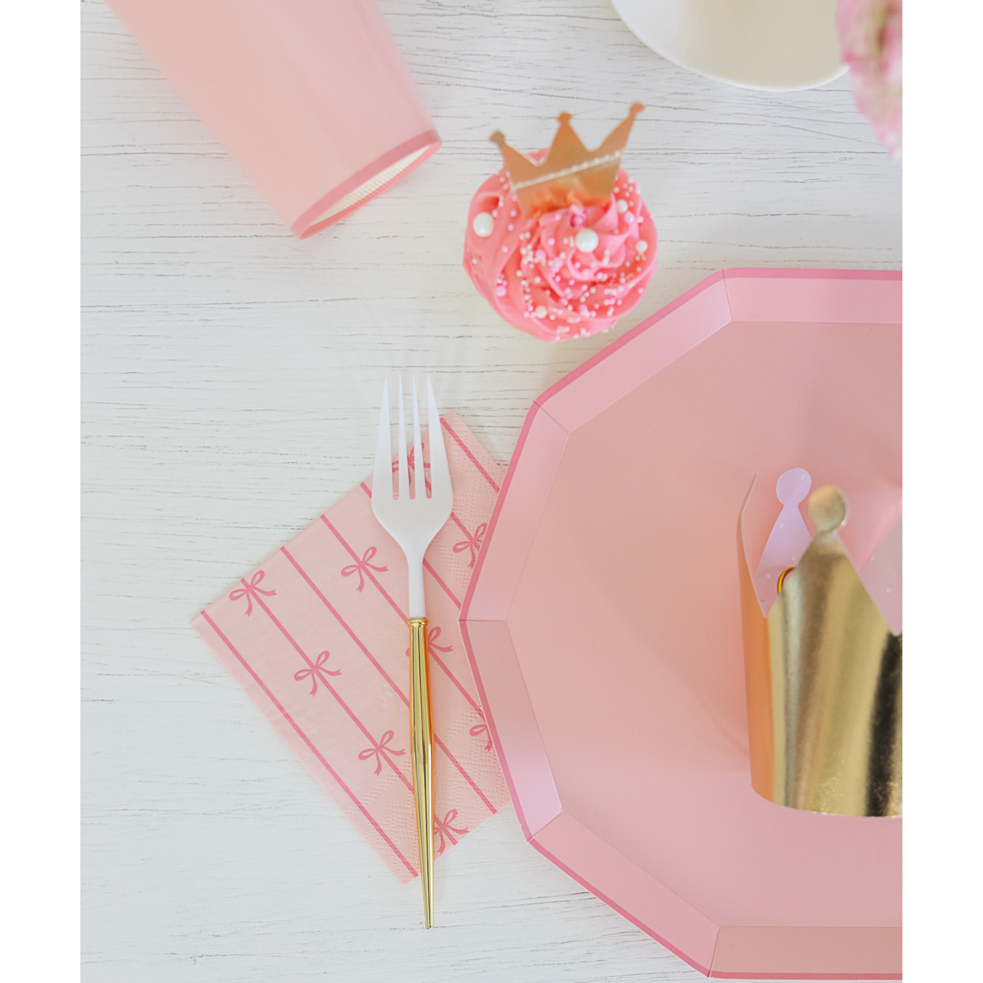 Bonjour Fête - Wholesale Disposable Plate - PETAL PINK PREMIUM DINNER PLATES2