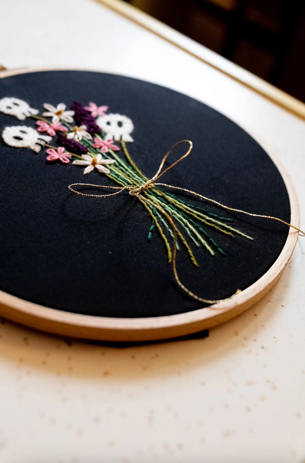 Make & Mend - Wholesale Embroidery/Cross Stitch Supplies - Skull Bouquet Embroidery Kit1