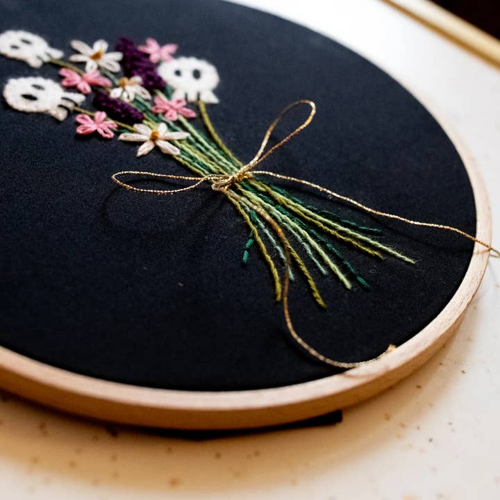 Make & Mend - Wholesale Embroidery/Cross Stitch Supplies - Skull Bouquet Embroidery Kit1