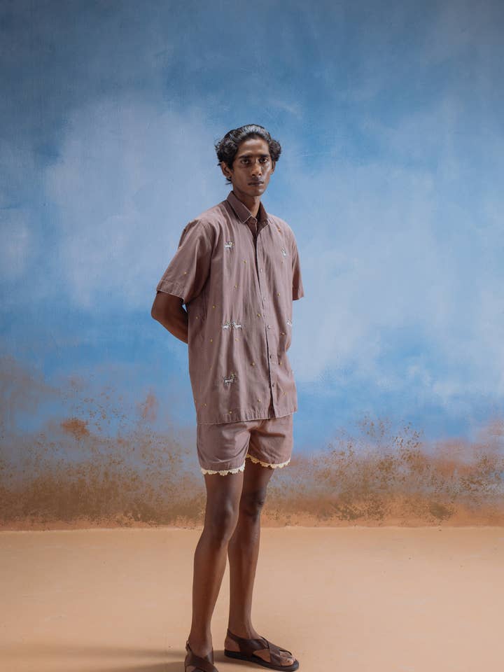 UNISEX APPLIQUÉ SHORT IN 100% KATOEN voor wholesale door Choyal - Fair Trade Unisex Clothing