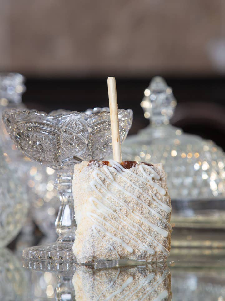 Cheesecake White Chocolate Caramel Crispy Treat for wholesale by Simply Amazing Apples