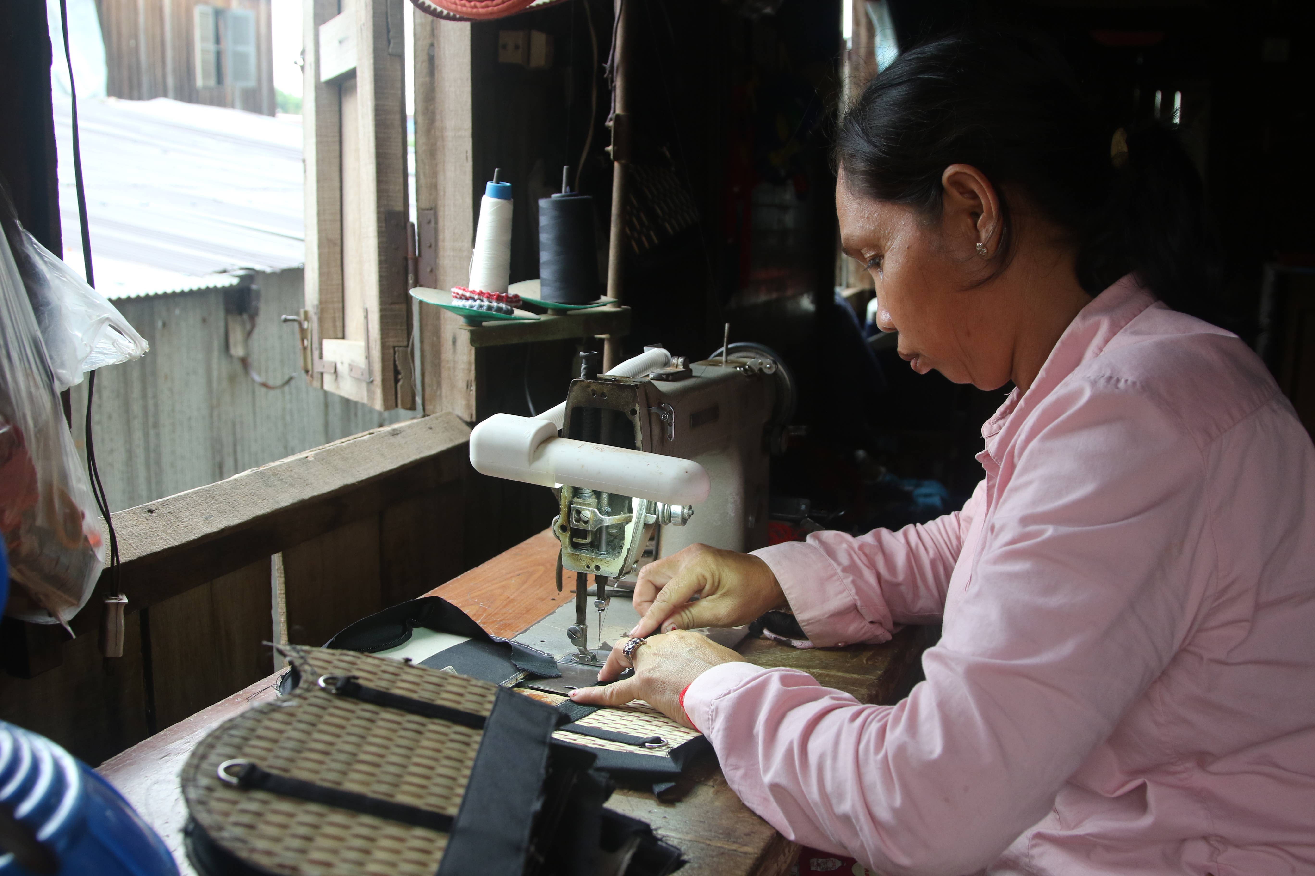 Baskets of Cambodia - Wholesale Crossbody Bag - Women's - Award-Winning Medium Size Asymmetrical Kiri Wave Purse18