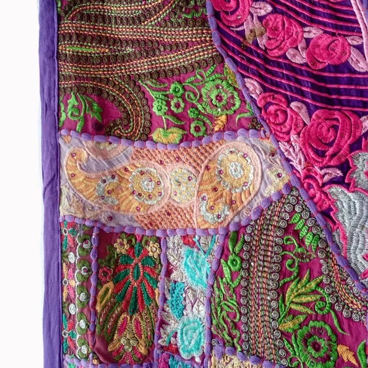 GYPSY STUDIO – wholesale Tapestry/textile – Wall Tapestry Indian Patchwork Wall Hanging Vintage Sari 7