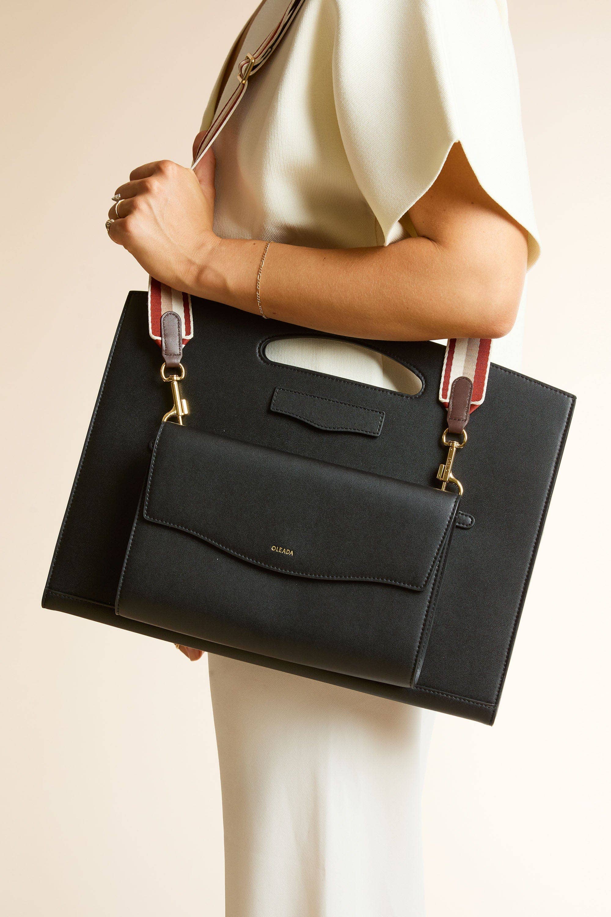 OLEADA - Wholesale Laptop/Tablet Case - Women's - Captain Laptop Sleeve: With Built In Stand & Removable Pouch8