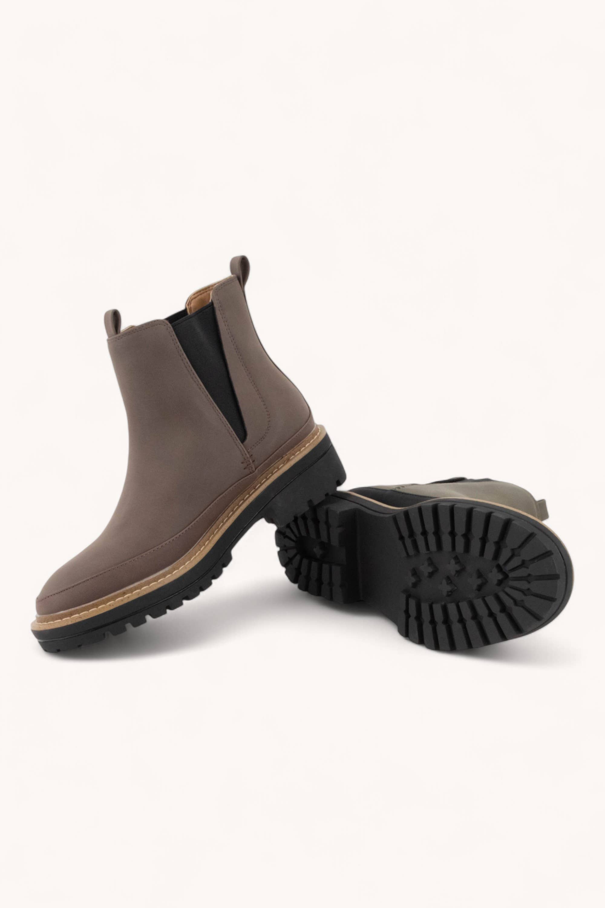 CCOCCI - Wholesale Chelsea Boots - Women's - WEEKLY DEAL CONTRAST WELT SLIP-ON CHELSEA BOOTS6