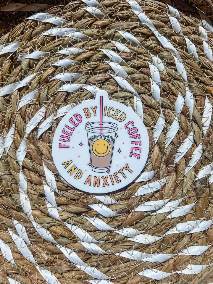 Aufkleber „Fueled by Iced Coffee and Anxiety“ für den Großhandel von ShopCassiesCrafts