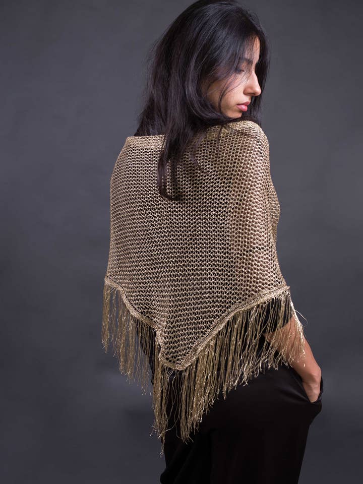 Mantão em ponto com franjas metalizadas por atacado de MR Complements