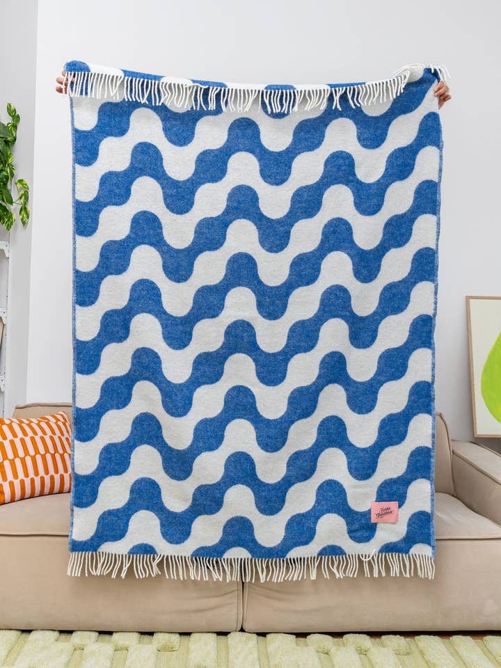 Medusa Blanket for wholesale by Tarta Gelatina