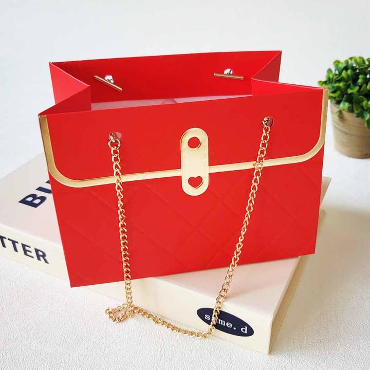 Metal Handle Fancy Handbag Shape Gift Bag for wholesale by Funteze