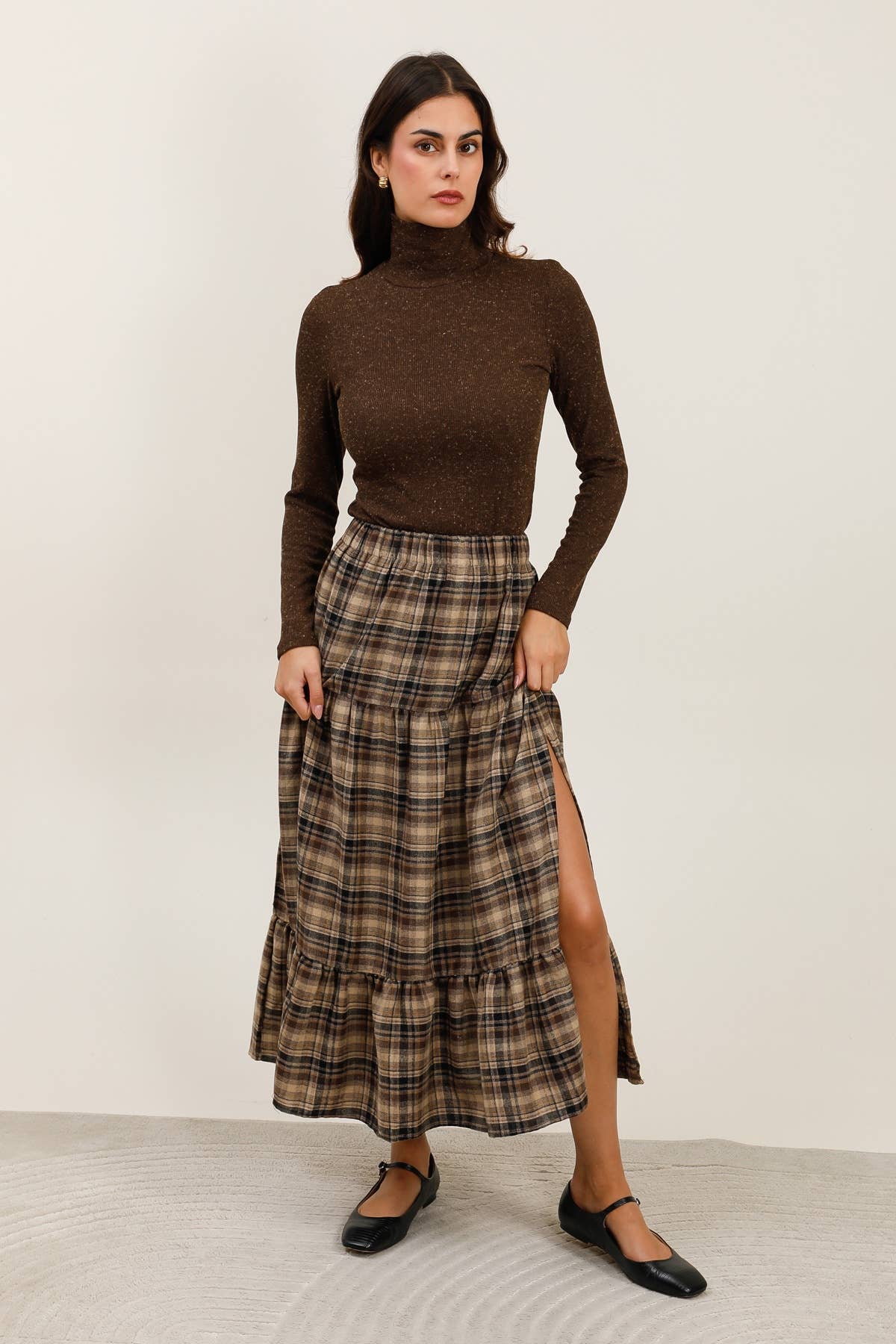 Daphnea - Wholesale Skirt - Women's - 32088 LONG CHECKERED SKIRT0