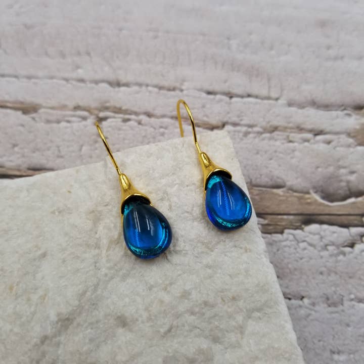 Treasure Wholesale - Wholesale Dangle Earrings - Cat's Eye Stone Drop Earrings