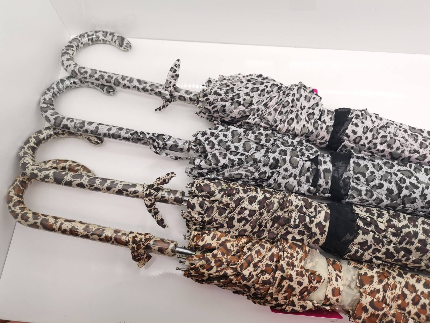 Superbia - Wholesale Umbrella - Women's - Fancy Animal Print Long Stick Leopards See Through Umbrella1