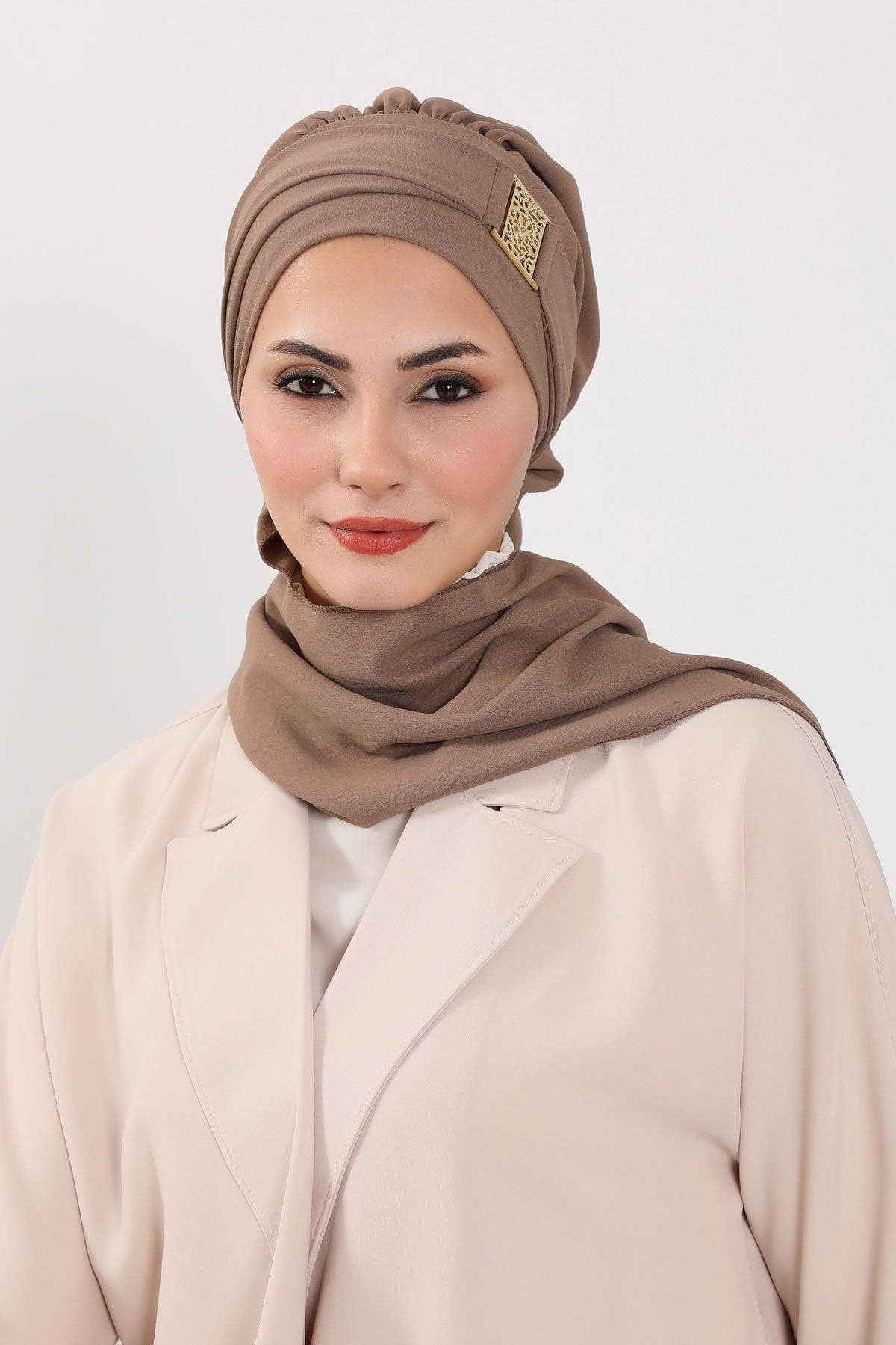 Aisha's Design – wholesale Hijab – Women’s – Modest Fashion Instant Aerobin Turban with Leopard Pattern Accessory, Pre-Tied Aerobin Hijab with Chic Metal Accessory,HT-11A51