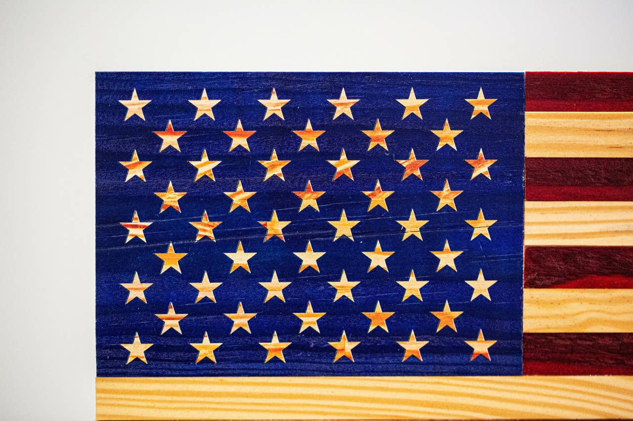 The Heritage Flag Company – wholesale Decorative tabletop object – Pine Cone Cask2