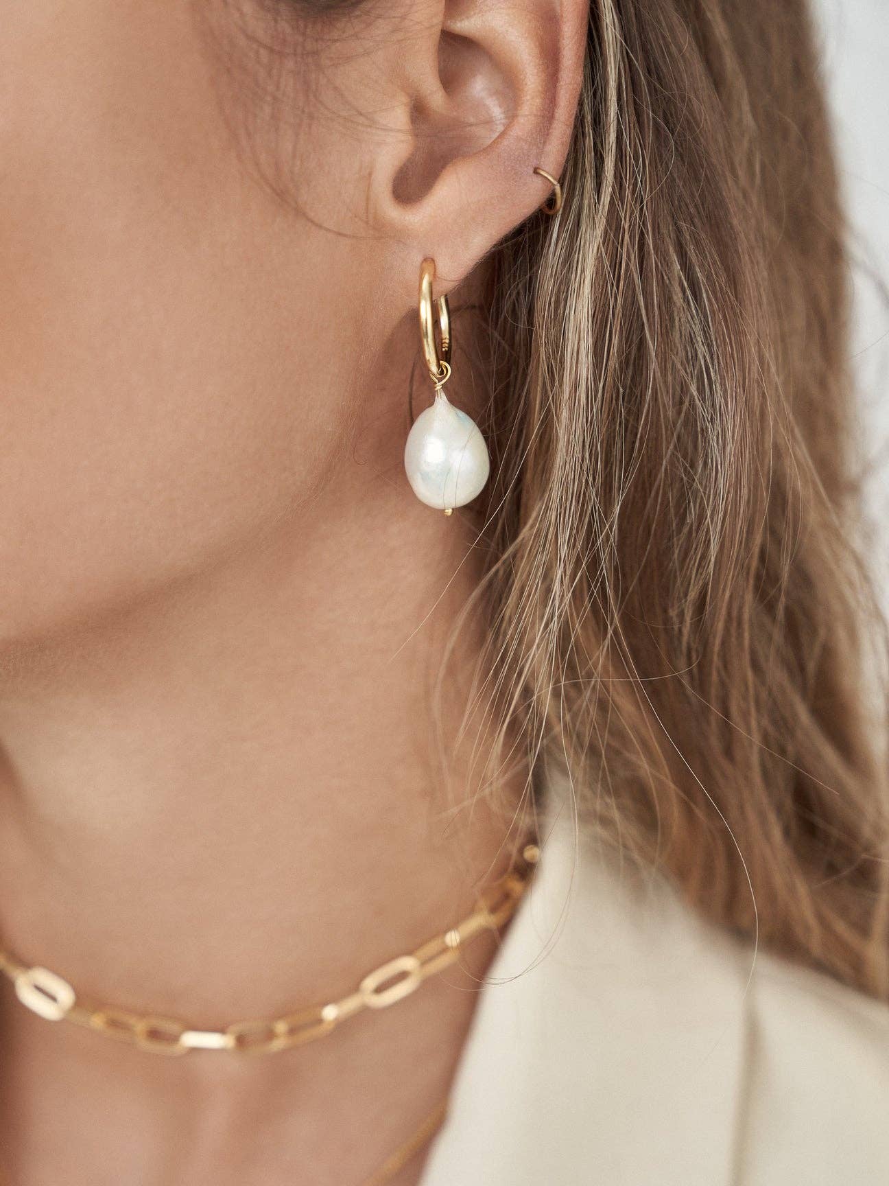 social good jewelry pearl earrings