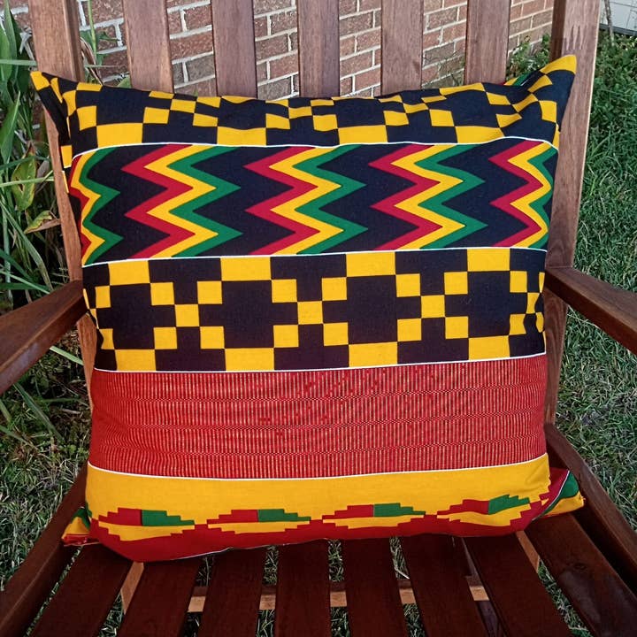 KING KENTE sierkussenhoes voor wholesale door The Afrophile