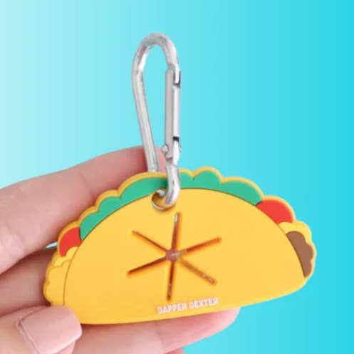 PORTE-SAC À CACA POUR TACO pour la vente par DAPPER DEXTER