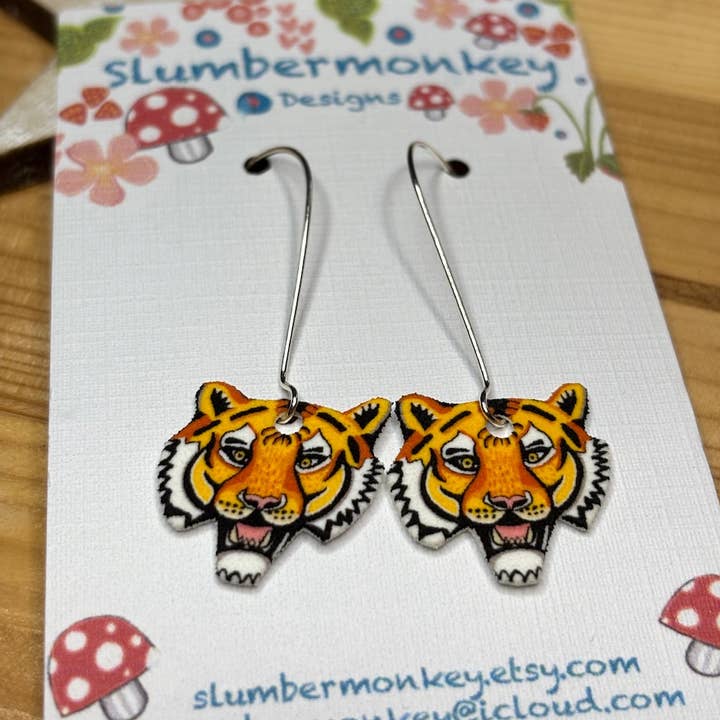 Orecchini pendenti con tigre. per la vendita all'ingrosso da parte di Slumbermonkey Designs